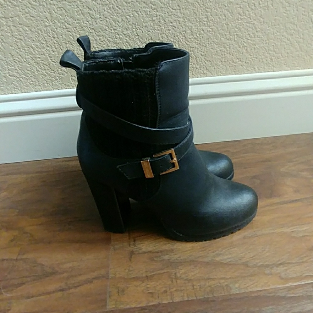 Black Juicy Couture boots